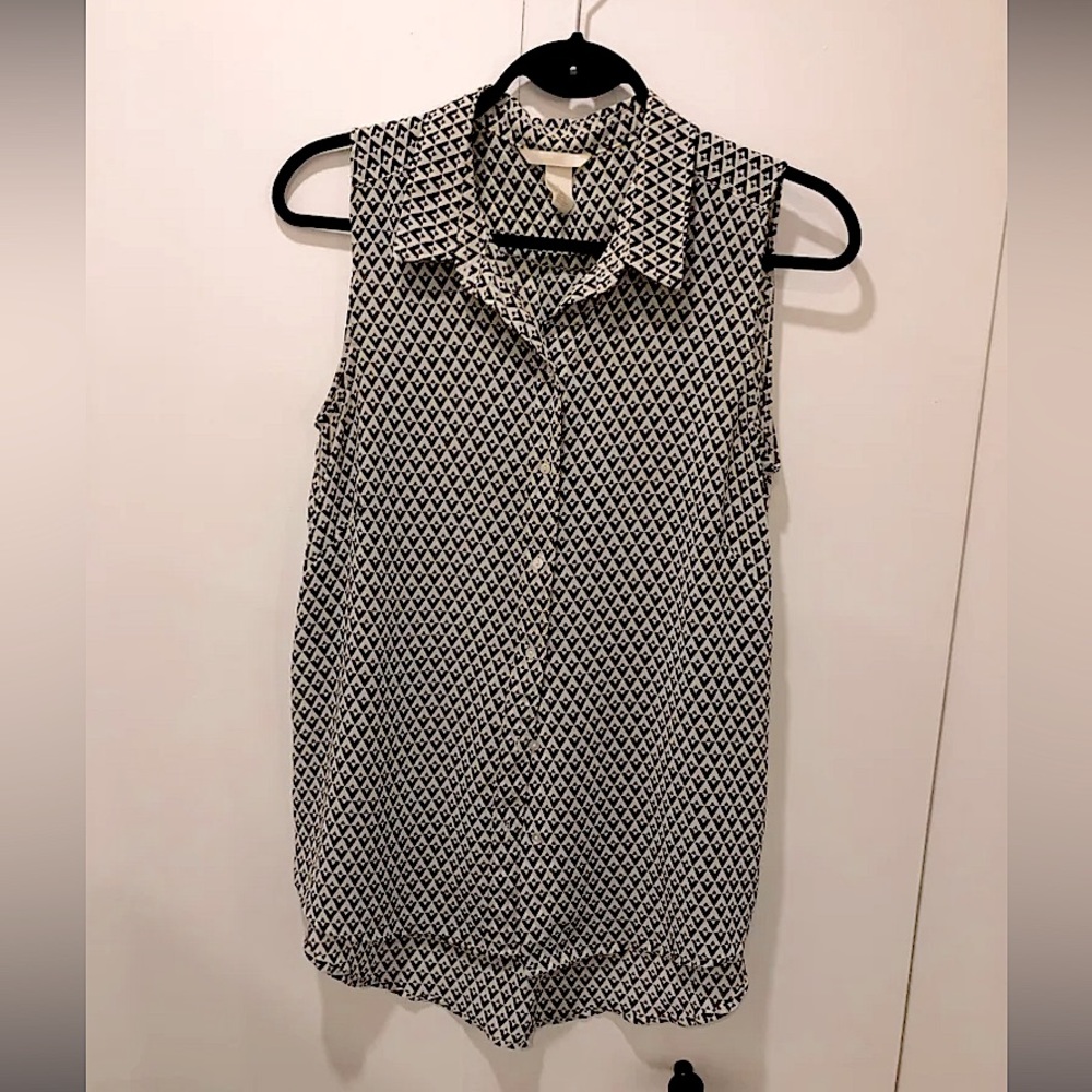 H&M sleeveless summer blouse